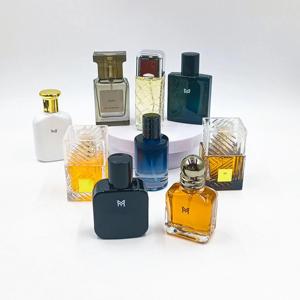 Mini-<span class=keywords><strong>parfum</strong></span> <span class=keywords><strong>de</strong></span> haute qualité, portable, pour <span class=keywords><strong>homme</strong></span>, longue tenue, <span class=keywords><strong>coffret</strong></span> <span class=keywords><strong>de</strong></span> voyage, <span class=keywords><strong>marque</strong></span>, 30 ml, spray floral et boisé, vente en gros - Product Image 5