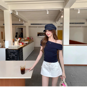 Nouveau T-shirt d'été sexy pour femme, coupe courte, à épaules dénudées, manches courtes, style asymétrique irrégulier, hauts pour étudiantes - Product Image 4