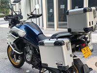 Moto de tourisme ADV CFMOTO 800MT 799cc bicylindre refroidie par eau avec ABS TCS régulateur de vitesse pour longues distances et aventures