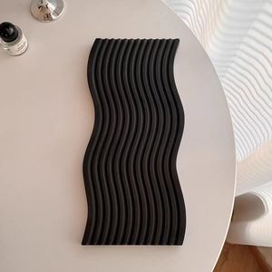 Espositore in Legno Nero a Forma Irregolare Creativa, Multifunzionale, per Conservazione e Presentazione Alimenti, con Funzione di Piccolo Tagliere - Product Image 2