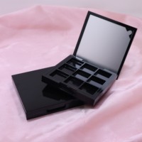 Emballage d'ombres à paupières en plastique ABS à 9 cavités personnalisées Boîte de maquillage Palettes de fards à paupières vides de marque privée avec 9 couleurs de casserole