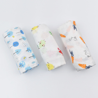 Tissu d'emmaillotage en mousseline douce 100% coton biologique motif de dessin animé en gros pour couverture de bébé nouveau-né