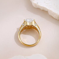 Bague de fiançailles élégante en or jaune 18 carats avec diamant de laboratoire taille cœur étincelant et serti en éclat lumineux pour femme
