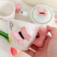 Set Kopi Keramik Rumah Tangga Cina Bergaya Ins Kreatif Modern Minimalis Matte dengan Lukisan Tangan Bunga dan Kupu-kupu Tiga Dimensi