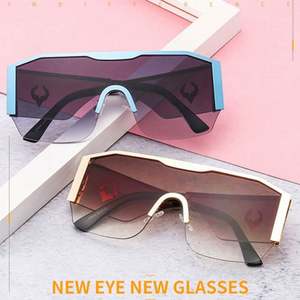 Gafas de Sol Cuadradas Extra Grandes con Lentes de Una Pieza, Estilo Punk, con Logotipo Personalizado Vintage, Protección UV400, para Hombre y Mujer - Product Image 4