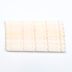 Tuerca de hueso para <span class=keywords><strong>bajo</strong></span> de 5 cuerdas, 45.8x3x6mm, ranurada, de hueso natural, repuesto para piezas de guitarra eléctrica, <span class=keywords><strong>afinación</strong></span> duradera y estable - Product Image 3