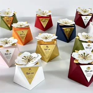 Exquisite Multilateral Triangular Flower Gift Boxes With Golden White Cards Wedding Party Birthday Candy Packaging Box