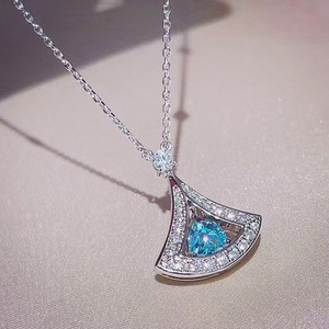 Collana con ciondolo blu a forma di ventaglio creativo, elegante catena a clavicola stile gonna per donna - Product Image 1