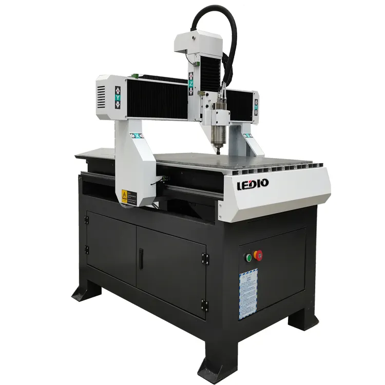 Kleine CNC-Fräsmaschine 6090 Strass-Vorlage CNC-Bohrmaschine Doppel farb platte