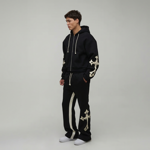 Conjunto Deportivo Unisex con Capucha Negra, Estampado Cruzado, Estilo Urbano, para Otoño, Diseño 2 en 1, Corte Holgado, Cierre con Cordón - Product Image 1