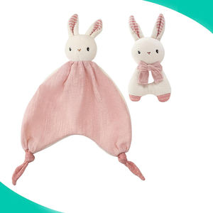 Juguetes de animales de peluche hechos a medida de fábrica para 2 bebés de peluche orgánico Manta DE SEGURIDAD DE conejito de peluche y conjunto de juguetes de peluche con sonajero de anillo - Product Image 1