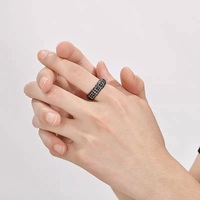Glam-Rock Retro martelé Surface usée Bande mate sans ternissement Anneau lunaire irrégulier pour hommes femmes