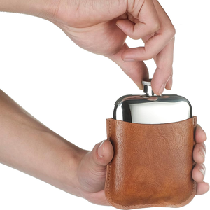 Petaca rectangular de acero inoxidable de 6oz con logotipo personalizado, bote de vino de bolsillo con bolsa de cuero negro o marrón desmontable - Product Image 2
