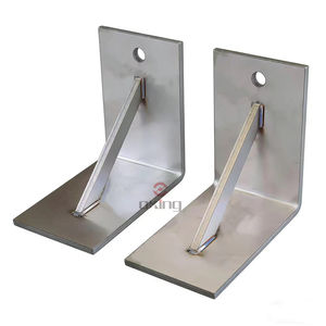 Murs extérieurs en pierre robustes sur mesure fixés avec de grands supports d'angle soudés en acier inoxydable - Product Image 5