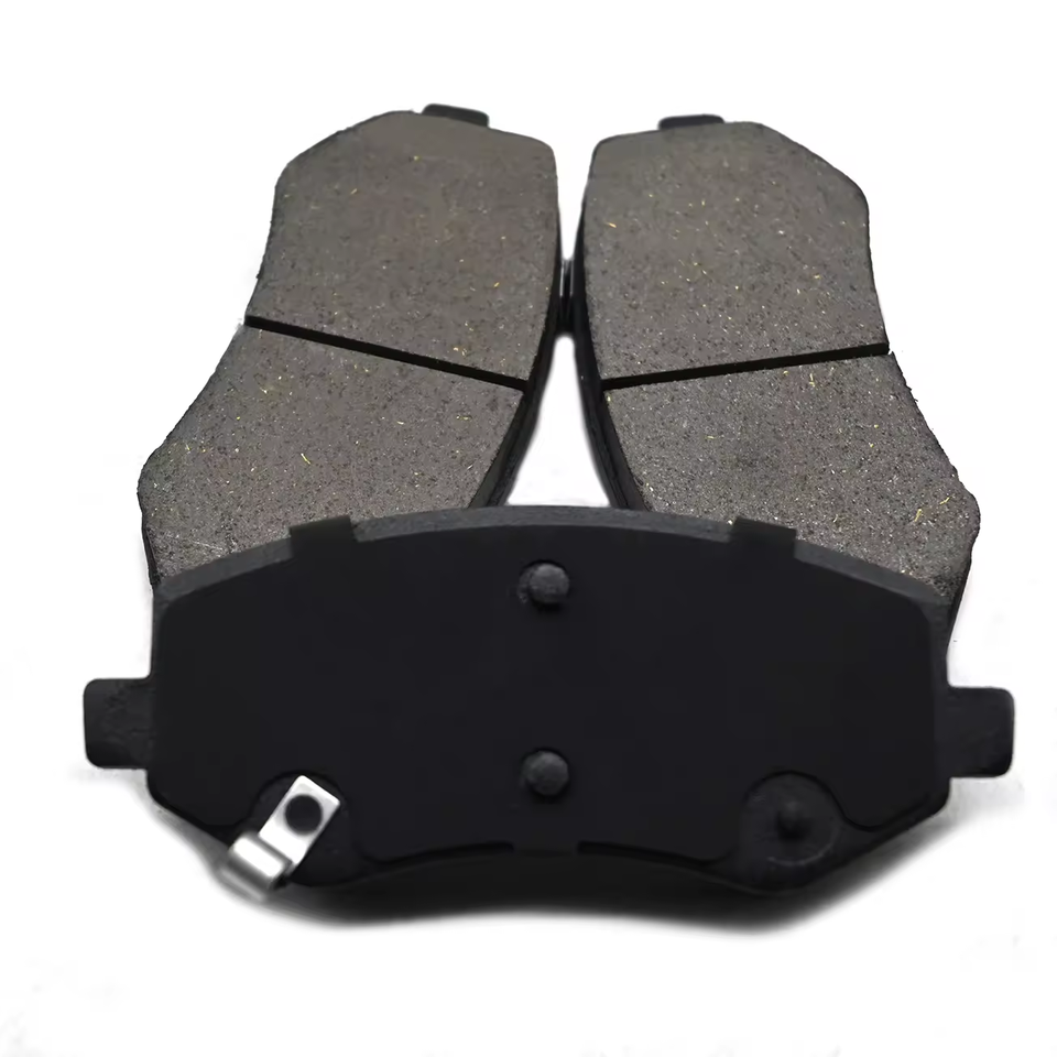 High Quality Auto Brake System Accessories Supplier QF167 for BAOJUN 310W China Car Best Price Ceramic Front Brake Pad Kit Brake Parts Image 6