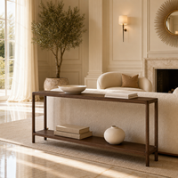 Table console de luxe artisanale, élégante, aux coins arrondis et aux lignes droites épurées, pour les entreprises de design de villas