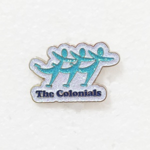 ผู้ผลิตขายส่ง ไม่มีขั้นต่ำ  เข็มกลัดเคลือบทองโบราณแบบมีกลิตเตอร์โลหะ  เข็มกลัดเคลือบอะนาเมลลายการ์ตูน  เข็มกลัดติดเสื้อแบบแข็งและแบบอ่อน  รับทำตามสั่ง - Product Image 5