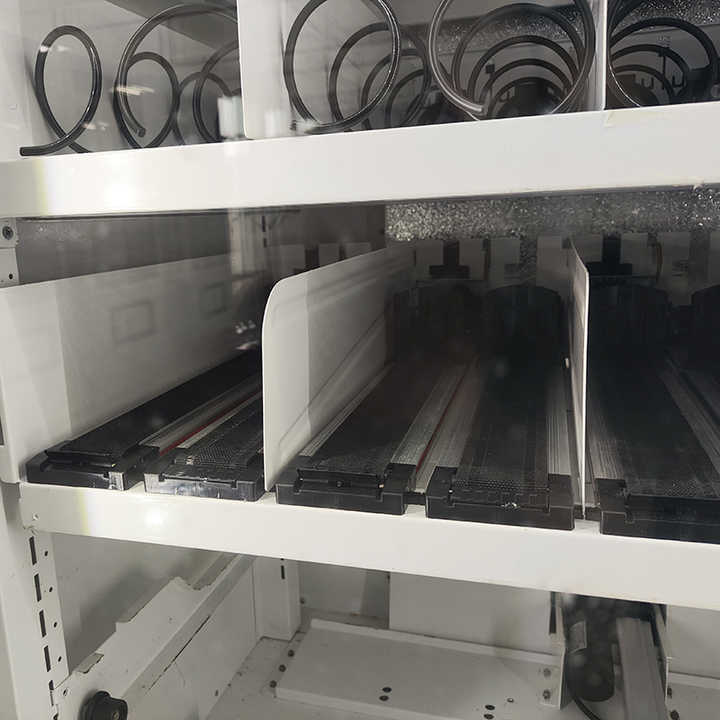 Self service ice machine