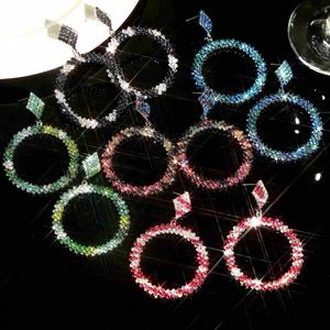 Boucles d'oreilles pendantes élégantes et tendance pour femmes, plaquées or, papillon brillant, luxe haut de gamme européen et américain, nouvelle collection transfrontalière - Product Image 4