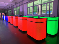 Écran LED de table publicitaire commercial avec roulettes, mur vidéo d'affichage LED pour stand d'exposition en forme de U