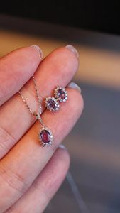 Parure de bijoux Xinfly en or 18 carats (Au750) avec saphir violet non brûlé et diamants, comprenant collier, pendentif et boucles d'oreilles, idéale pour mariage, fiançailles ou soirée - Product Image 4