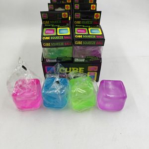 Nouveau jouet anti-stress en forme de cube de maltose à pincer - Product Image 5