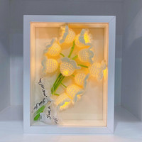 Fleur au crochet Lily avec lumière LED, cadeau de la Saint-Valentin pour la décoration de table, accessoires de décoration intérieure, vente chaude