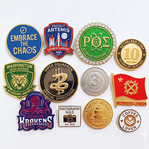Pin <span class=keywords><strong>de</strong></span> solapa <span class=keywords><strong>de</strong></span> metal esmaltado suave personalizado con temática <span class=keywords><strong>de</strong></span> la cultura mexicana, colorido, con motivos del Día <span class=keywords><strong>de</strong></span> Muertos, calavera <span class=keywords><strong>de</strong></span> azúcar, sombrero y chile, recuerdo - Product Image 4
