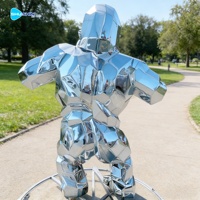 Statue de gorille sur mesure de grande taille, sculpture animale en résine électro-plaquée pour la décoration des parcs et des jardins