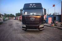 Nouveau camion lourd FAW J6P édition personnalisée 460HP 4x2 AMT automatique, camion tracteur à essieu simple, camion tracteur diesel Xichai d'occasion