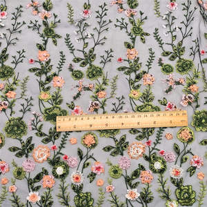 Tissu en dentelle soluble dans l'eau à petites fleurs de luxe, broderie en maille, motif floral fait à la main pour robes de mariée, vêtements et décoration intérieure - Product Image 4