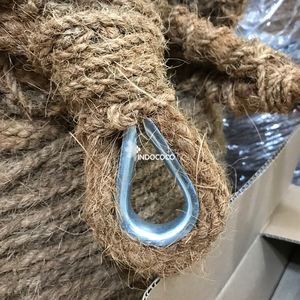 Voile d'ombrage en fibre de coco renouvelable offrant des performances durables et un design attrayant pour les environnements extérieurs modernes - Product Image 6