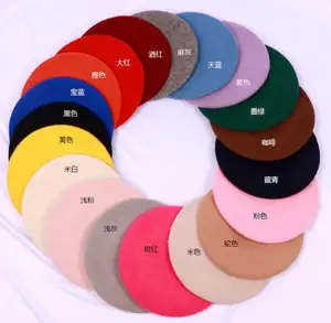 Berets-Ea001 الجملة متعدد الألوان الإناث فو الفراء قبعة سقف مسطح ، عالية الجودة الكبار قبعات بيريه للنساء مخصص