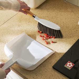 Mini Juego de Escoba de Escritorio para el Hogar con Cepillo y Recogedor de Madera y Plástico para Limpiar Polvo de Camas y Mesas, Artículos de Uso Doméstico - Product Image 2