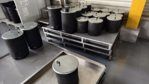 Le camion de haute qualité partie la <span class=keywords><strong>suspension</strong></span> pneumatique d'amortisseur de vente chaude et le matériel en caoutchouc de ressort pneumatique - Product Image 4