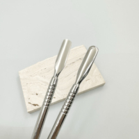 Outil professionnel double face pour retirer les cuticules, en acier inoxydable, pousse-cuticules pour les techniciennes professionnelles des ongles et la beauté à domicile