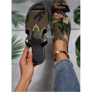 FOXA Sandalias planas con punta abierta y estampado de camuflaje para mujer, zapatos deslizantes transpirables de verano - Product Image 2