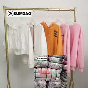 เสื้อผ้ากีฬามือสองเกรด A ในรูปแบบเบลจากยุโรป เสื้อผ้าแบรนด์เนมมือสอง เสื้อผ้ามือสองจากเกาหลี - Product Image 4