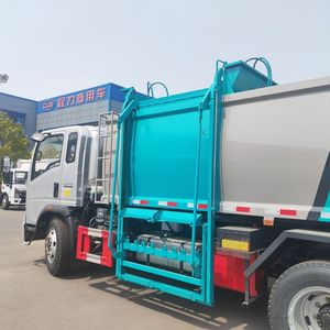 Camion compacteur de déchets à chargement latéral, 6 tonnes, 4x2, Sinotruk Howo, durable, fiable, véhicule neuf pour la collecte et le recyclage des déchets - Product Image 5