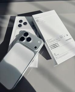 Soirées Cinéma, Photographie de Rue, Voyages de Week-end pour 17 Pro Max OLED 120Hz Écran Étanche Offrant une Affichage Lumineux et un Corps Léger - Product Image 3