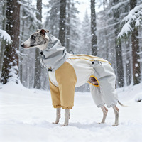 Veste pour chien JXANRY en polyester pour l'hiver et l'automne, résistante au froid, avec chapeau amovible, rembourrage trois couches, vêtements de ski d'extérieur, design tendance