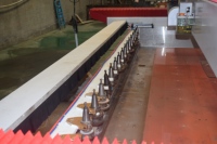 Centre de traitement du verre CNC à portique 4 axes KAISE 3017-4A, commande Syntec, BT30, déplacement de table 3000x1700mm, répétabilité 0,05mm