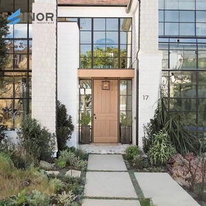 Porte d'entrée en bois de style traditionnel avec sculptures décoratives et cadre solide pour villa et bâtiment historique - Product Image 6