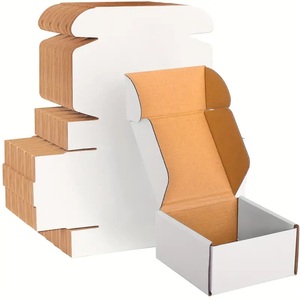 Scatola di Imballaggio in Cartone Rigido Personalizzata con Logo, Materiali Riciclati, Rivestimento UV, Lamina Dorata, Goffratura e Laminazione Lucida - Product Image 1