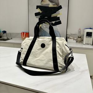 Bolsa de Viaje Impermeable de Gran Capacidad, Multifuncional, de Mano y Bandolera, para Ocio - Product Image 1