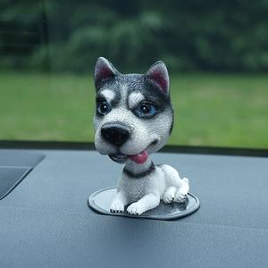 Figura de Perro de Resina, <span class=keywords><strong>Mini</strong></span> Estatua de Perro, Cabeza Móvil de Bulldog, Adorno para el Tablero del Coche, Figura de Acción, Novedad 2023 - Product Image 6