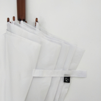 Parapluie promotionnel durable en RPET, tissu pongé blanc, manche en bois, ouverture automatique, fermeture manuelle, logo personnalisé imprimé