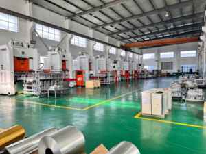 Línea de Producción de Contenedores de Papel de Aluminio Totalmente Automática LK-T63, Admite Múltiples Estilos de Enrollado de Bordes - Product Image 4