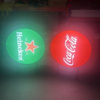 Affichage publicitaire extérieur suspendu, boîte à lumière LED en acrylique personnalisée