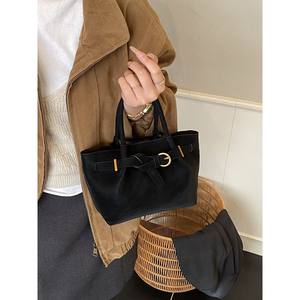 Sac à main pour femme de luxe rétro minimaliste, nouveau sac bandoulière d'hiver avec doublure en PU, style polyvalent et simple - Product Image 5